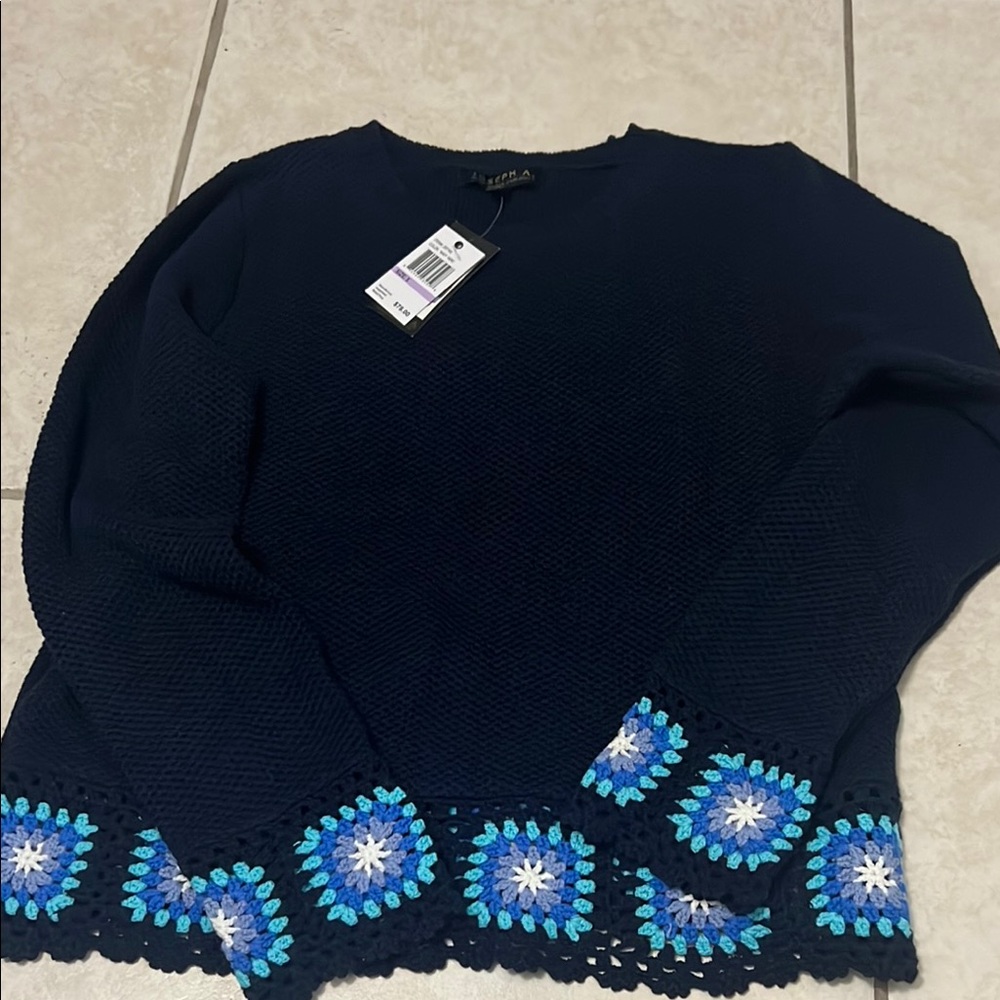 Joseph A Blue Crew Neck Sweater with Geometric Border